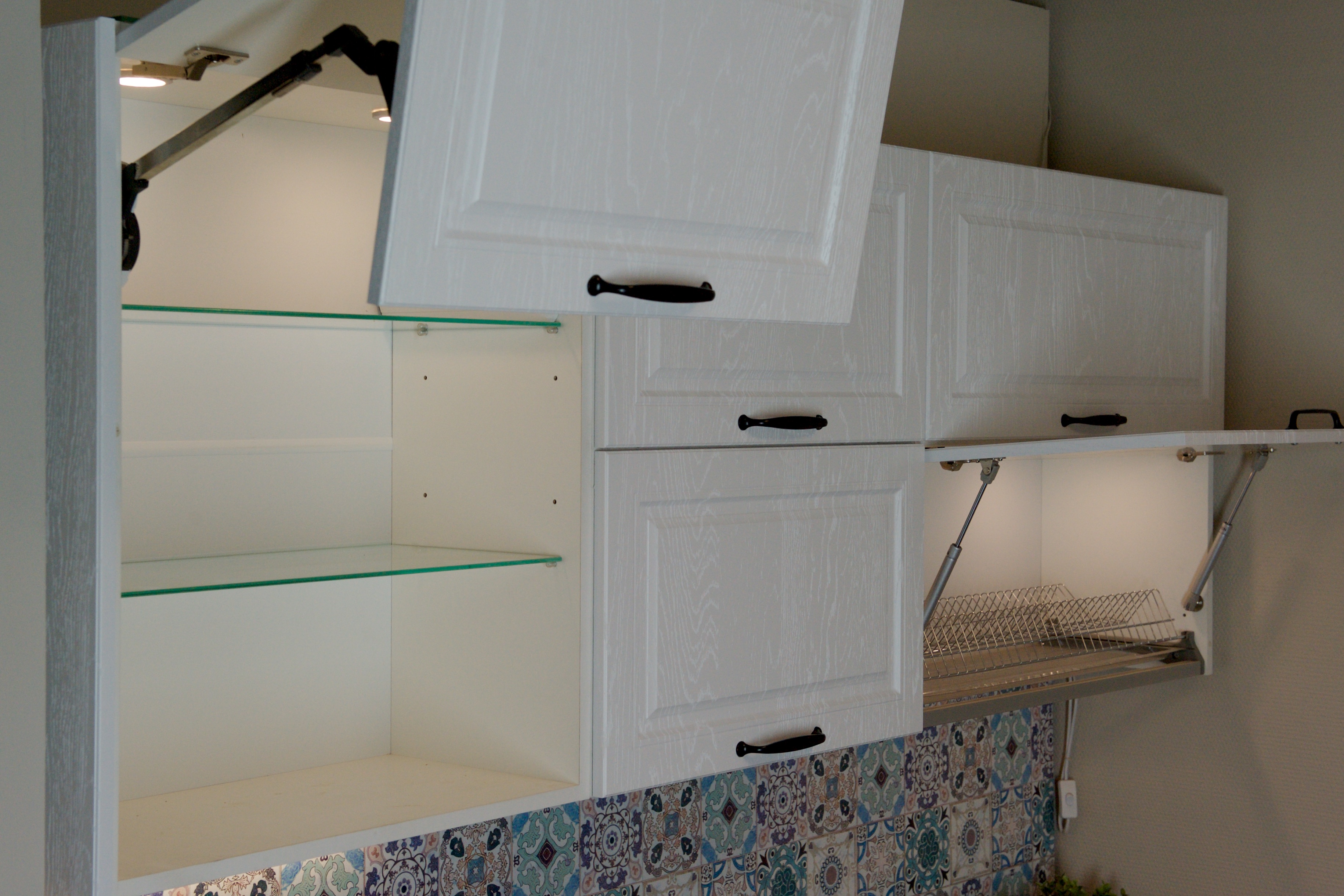 Кухня "Равенна Роял" Вайт