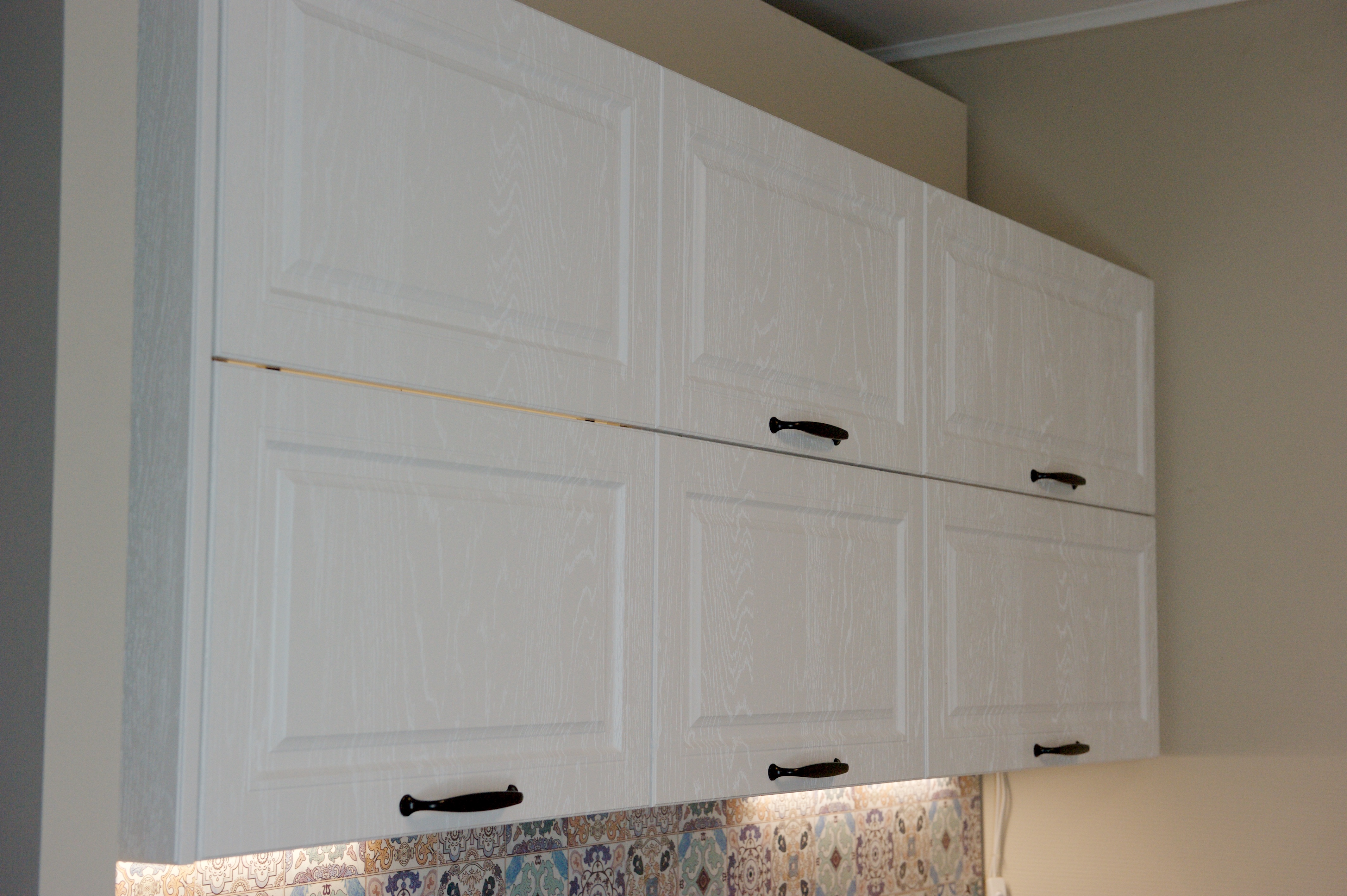 Кухня "Равенна Роял" угловая Вайт